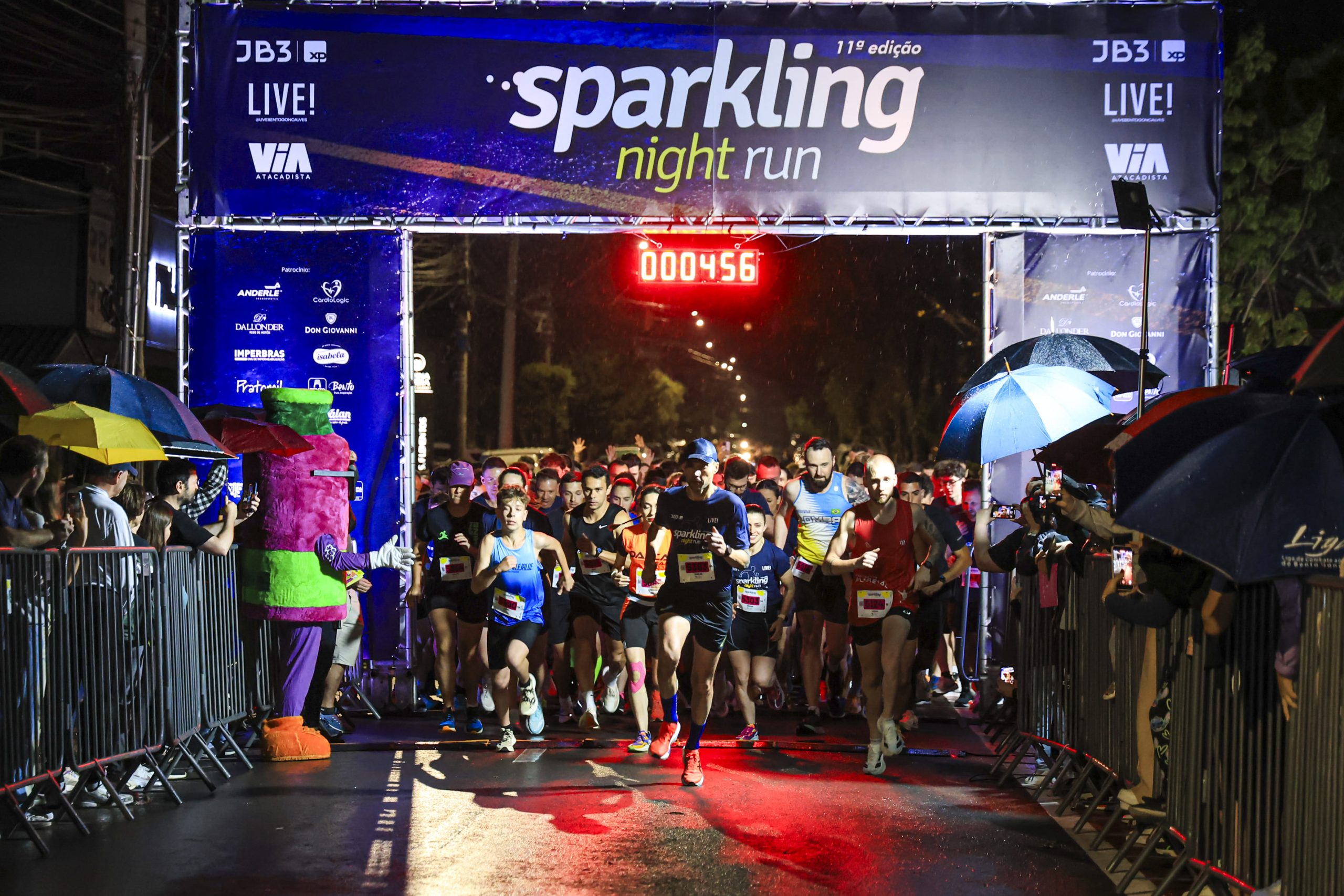Sparkling Night Run integra atletas e comunidade em sua maior edição - Créditos: Marcio Rodrigues, Foco Radical