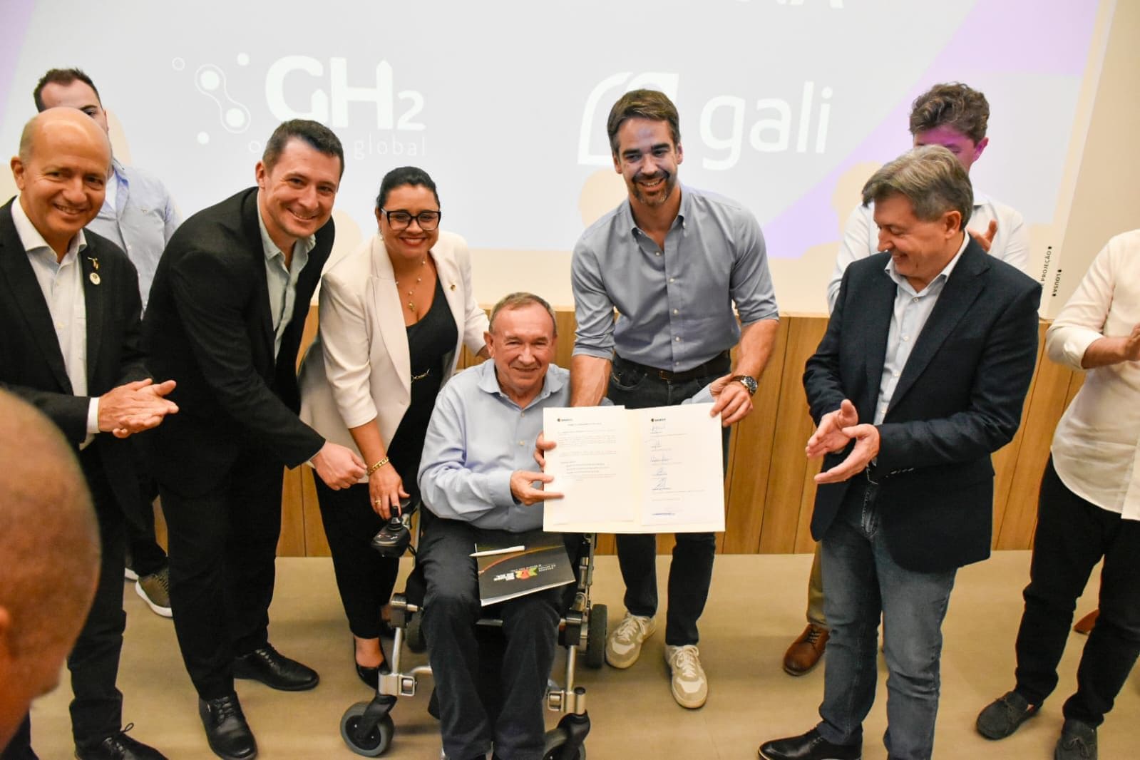 Governador Eduardo Leite visita Carlos Barbosa e anuncia instalação do primeiro hub de hidrogênio verde do RS na Tramontina