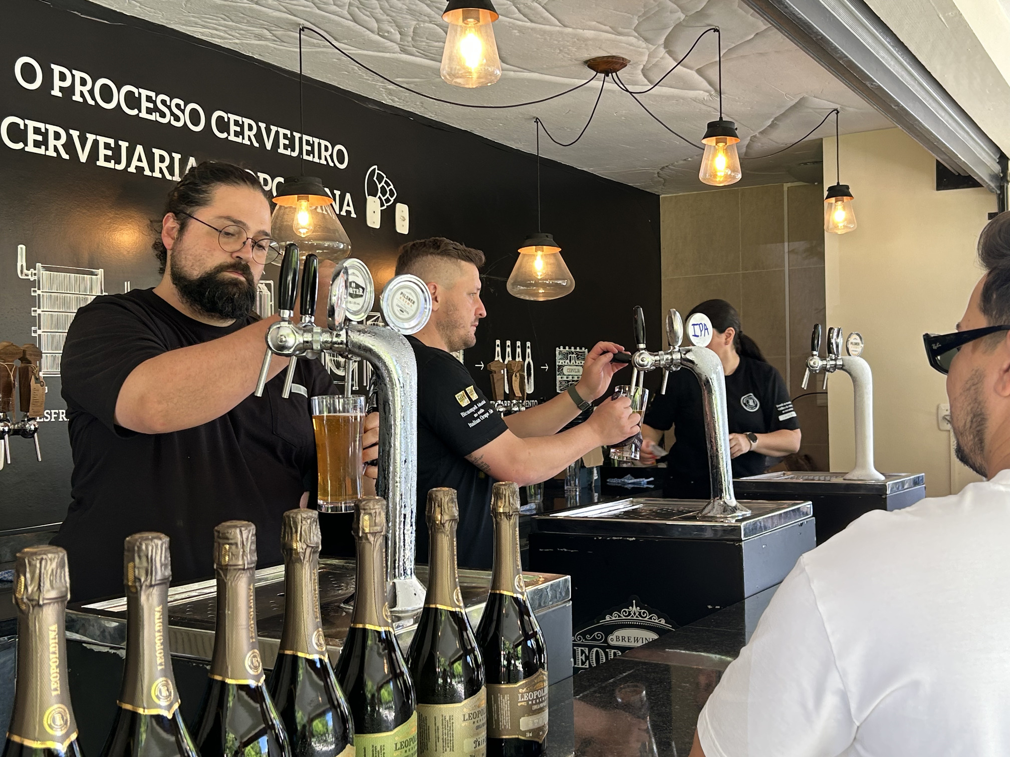 Brewine Leopoldina celebra 10 anos com Oktoberfest no Vale dos Vinhedos