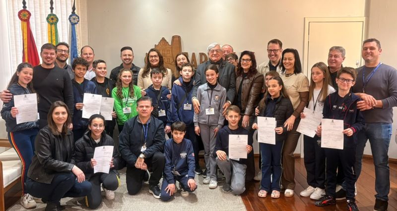 Estudantes de Garibaldi assumem cargos públicos por um dia