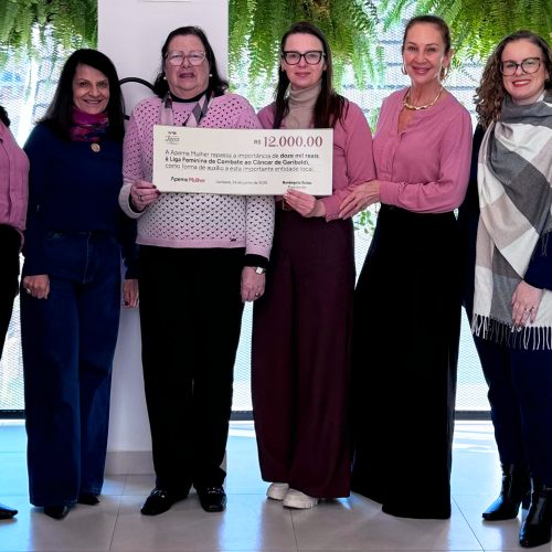 Chá Beneficente da Apeme Mulher repassa R$ 12 mil para a Liga de Combate ao Câncer