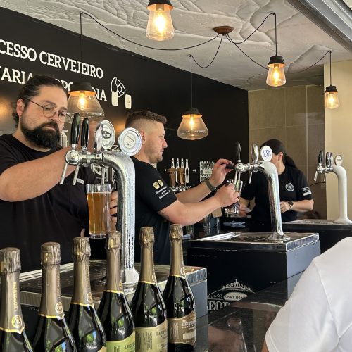Brewine Leopoldina celebra 10 anos com Oktoberfest no Vale dos Vinhedos