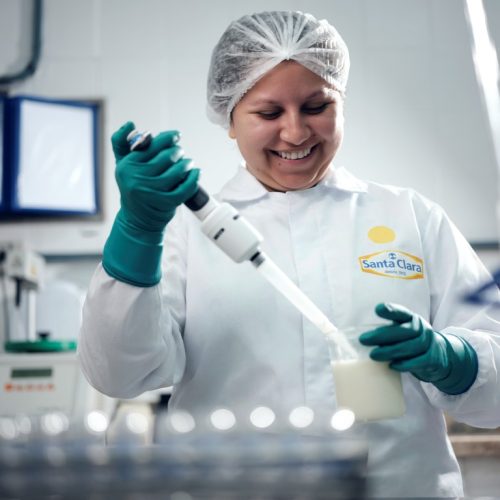 Cooperativa Santa Clara está entre as 50 empresas do setor lácteo no mundo com a certificação FSSC 22000 