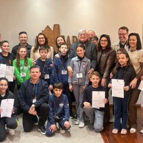Estudantes de Garibaldi assumem cargos públicos por um dia
